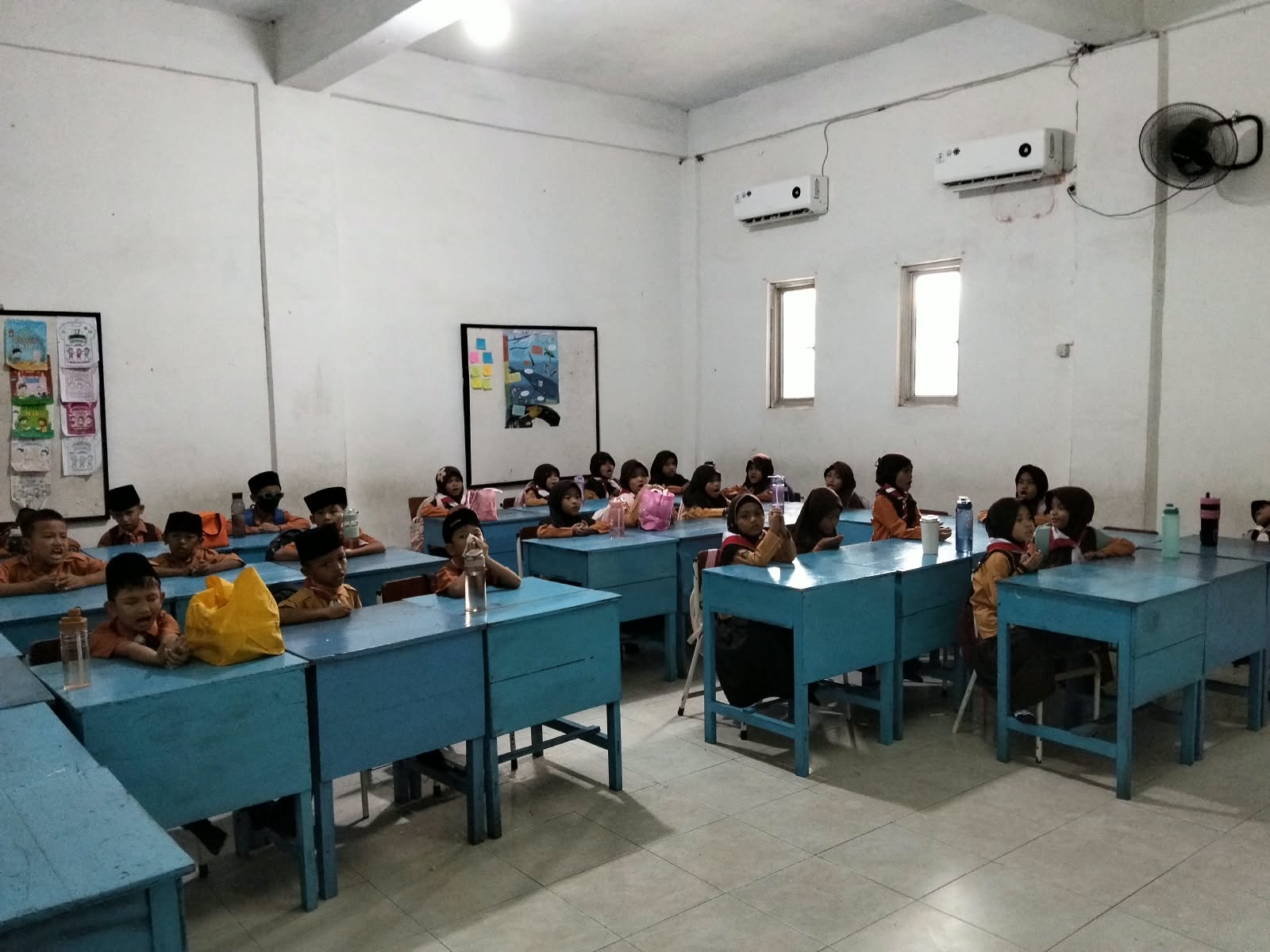 Ruang kelas nyaman dan ber AC